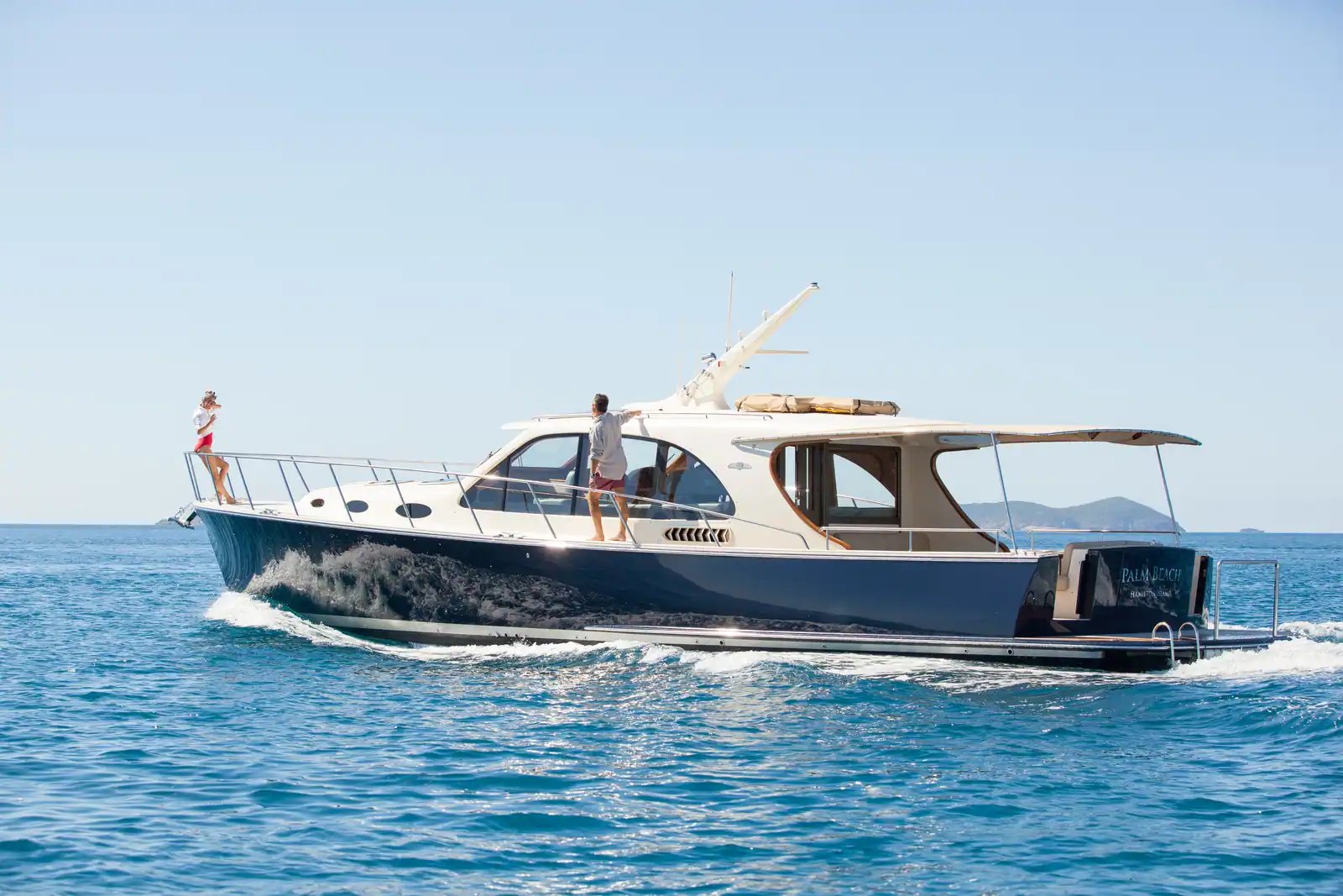 Cruiser i åpent vann.