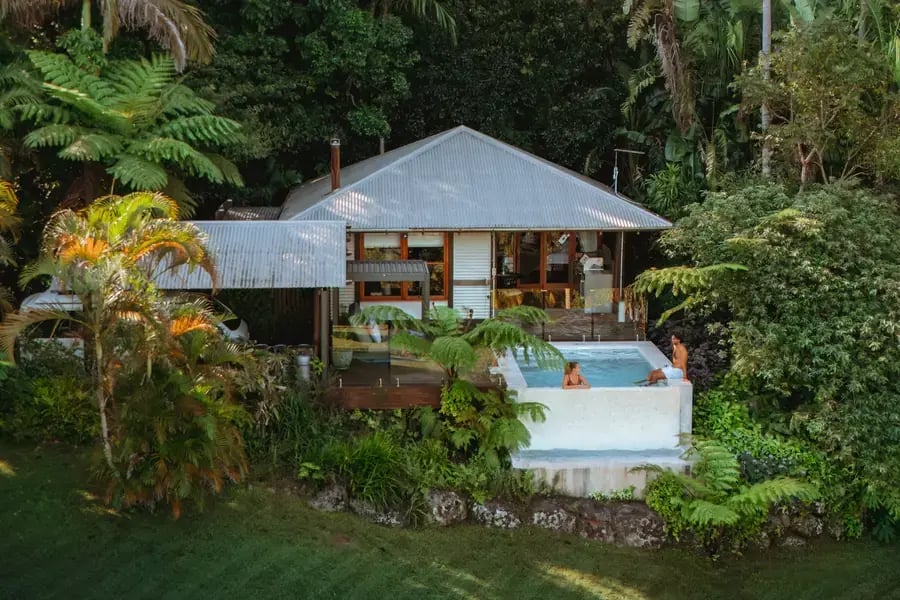 Misty-View-Cottages_Montville-Queensland_04_Cottage-Outdoor-Spa