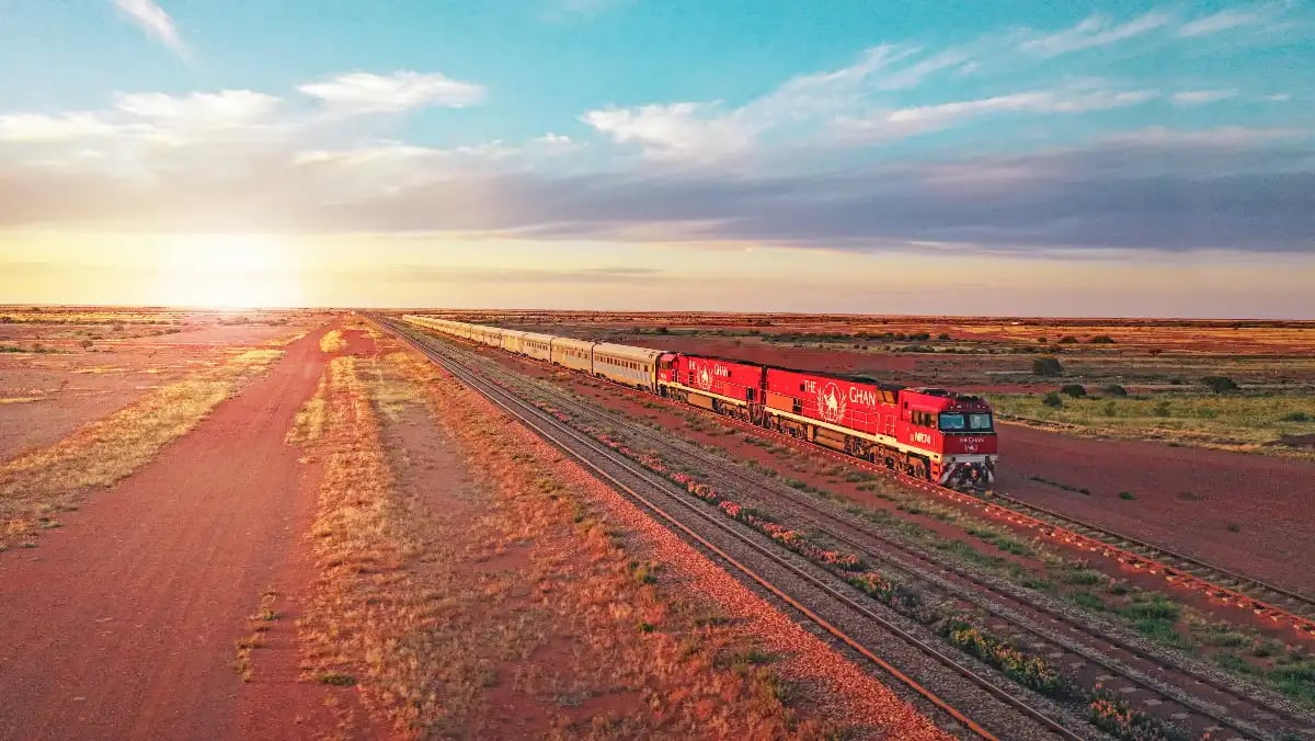 The Ghan i solnedgang