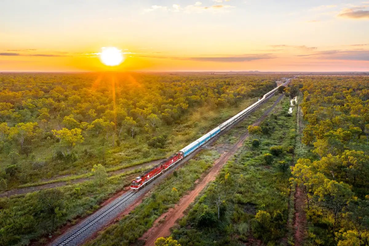 The Ghan i solnedgang