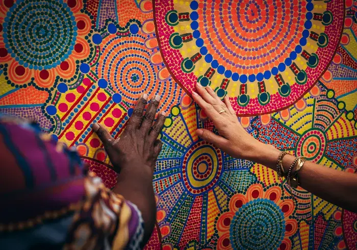 Fargerik aboriginsk kunst. Fargerik aboriginsk kunst.